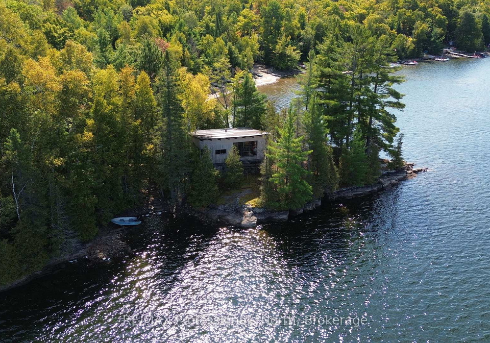 10191-farquhar-south-shore-dysart-et-al-ontario-x13128134