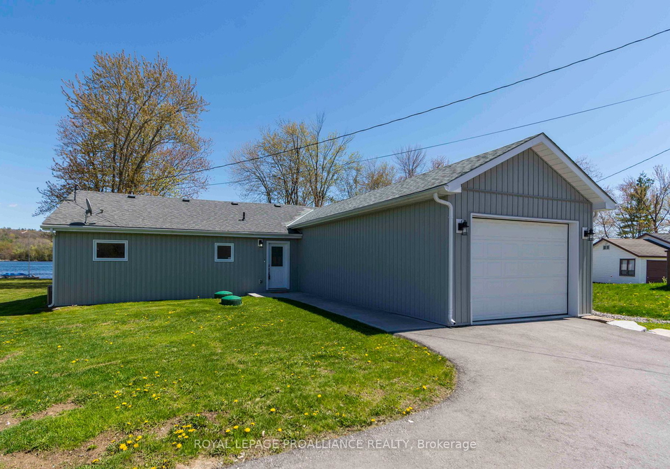89-prior-lane-quinte-west-ontario-x13128234