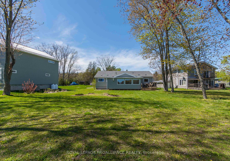 89-prior-lane-quinte-west-ontario-x13128234