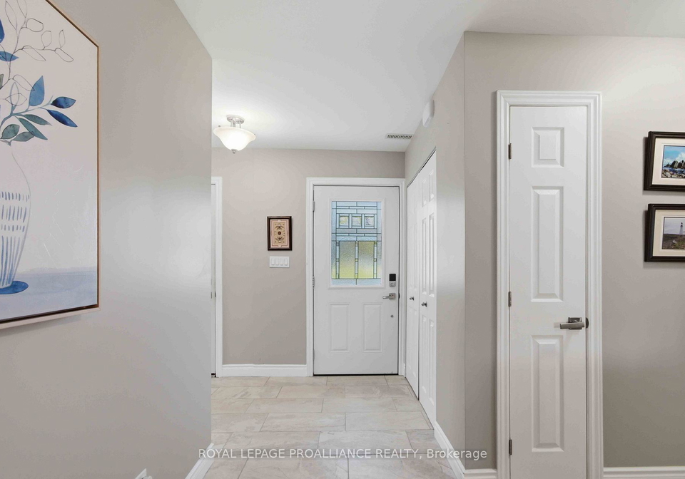 89-prior-lane-quinte-west-ontario-x13128234