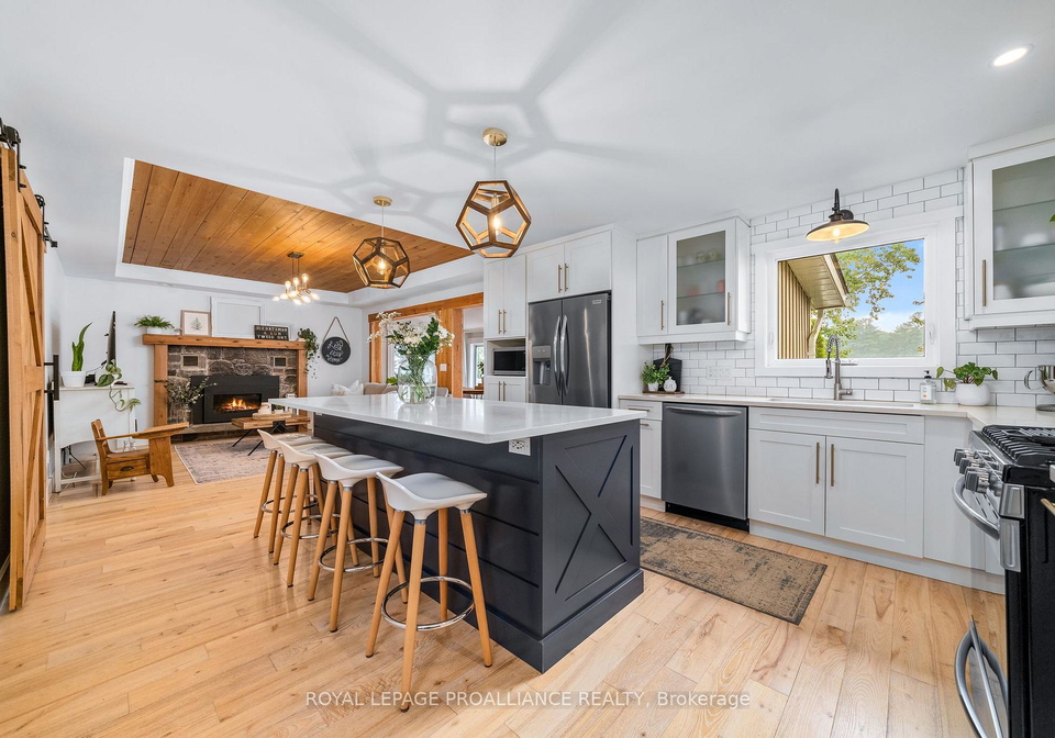 90-cosy-cove-lane-tweed-ontario-x13128236