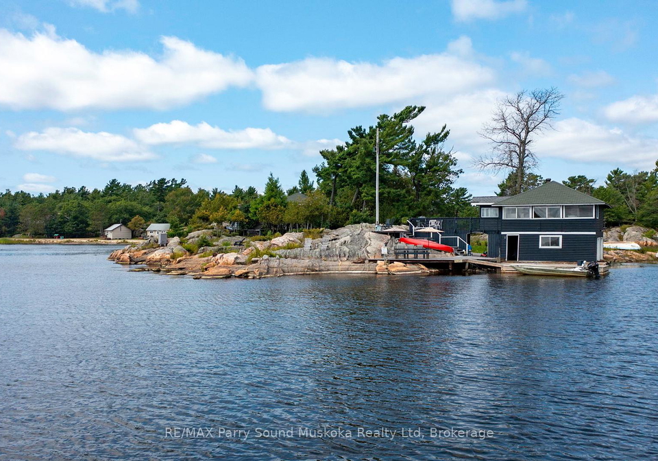 1-island-271c-carling-ontario-x13129014