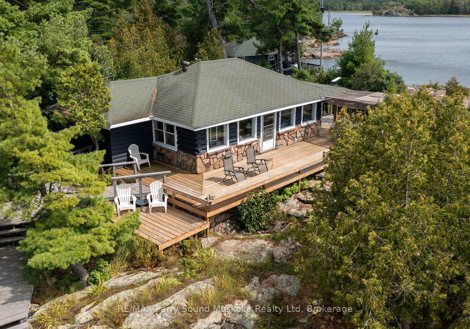 1-island-271c-carling-ontario-x13129014
