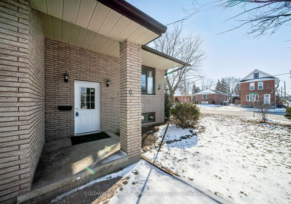60-albert-street-s-kawartha-lakes-ontario-x13129200