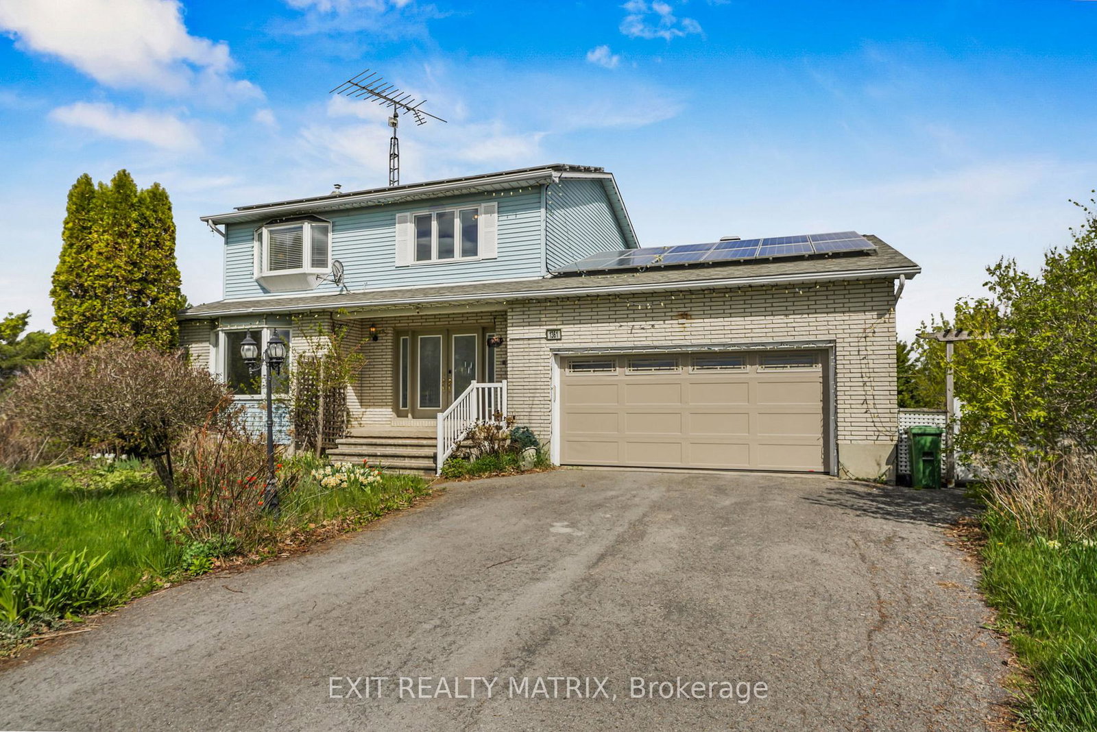 1361-500-route-russell-ontario-x13129306