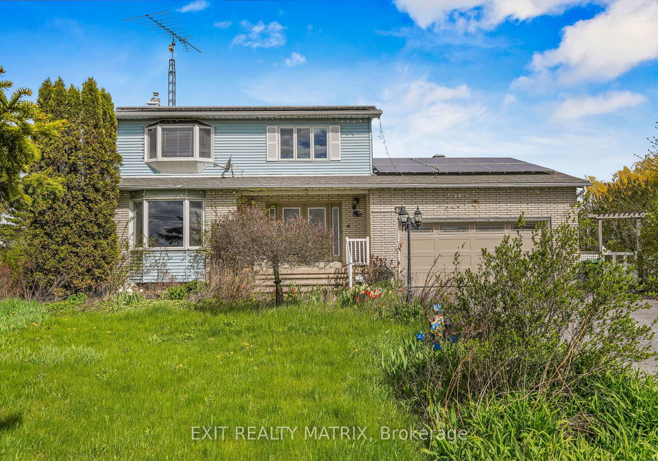 1361-500-route-russell-ontario-x13129306