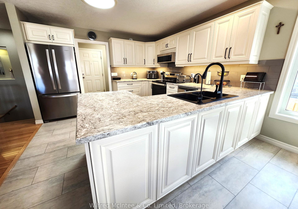 230-4th-street-crescent-hanover-ontario-x13129686