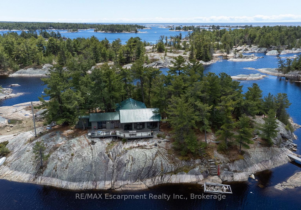 1-a764-island-island-the-archipelago-ontario-x13130982