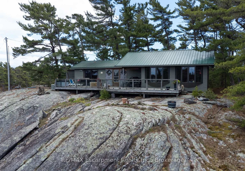 1-a764-island-island-the-archipelago-ontario-x13130982