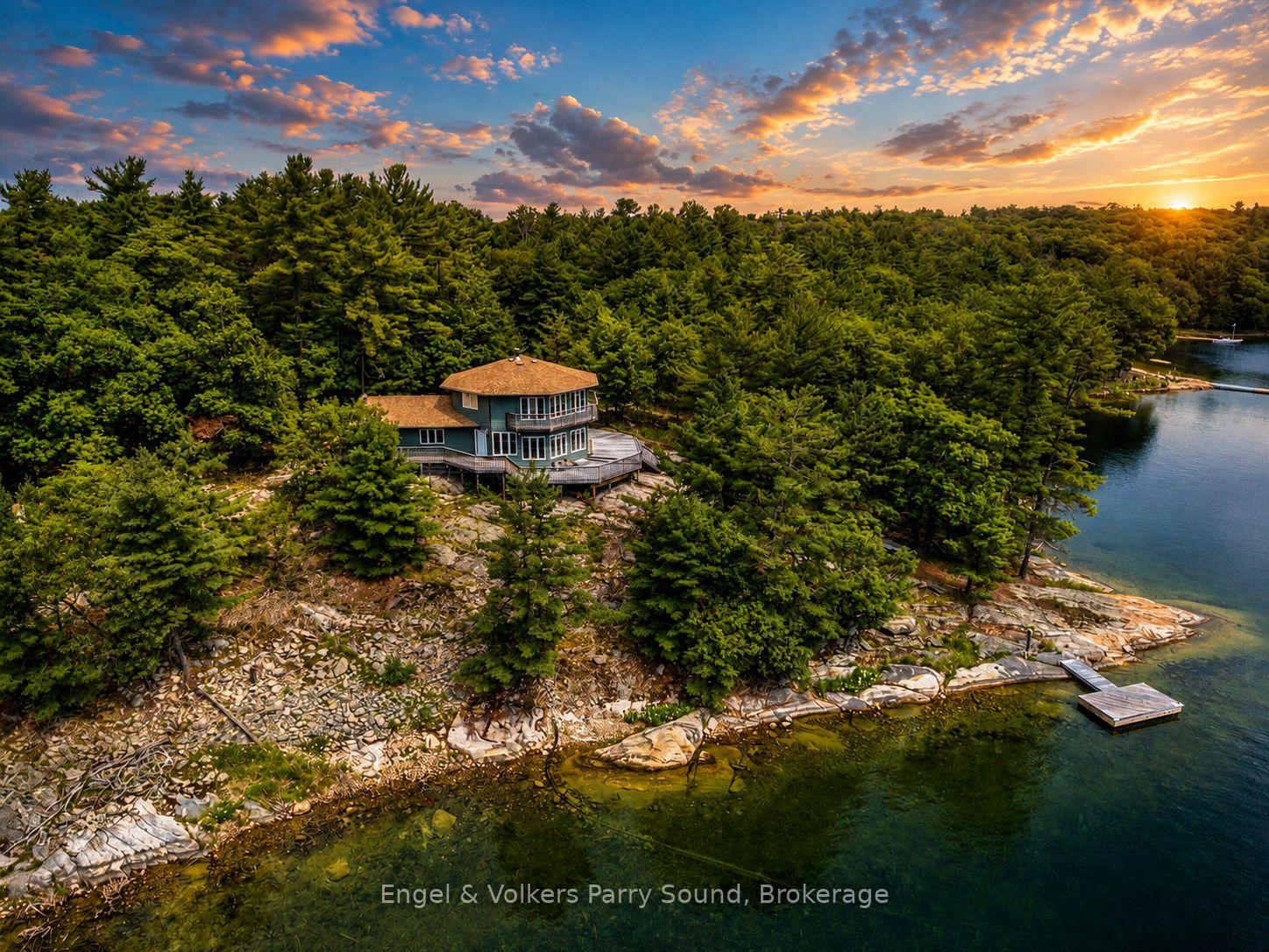1-loon-bay-carling-ontario-x13130986