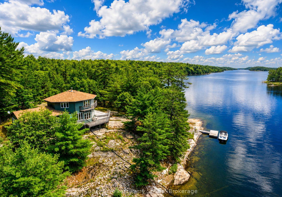 1-loon-bay-carling-ontario-x13130986