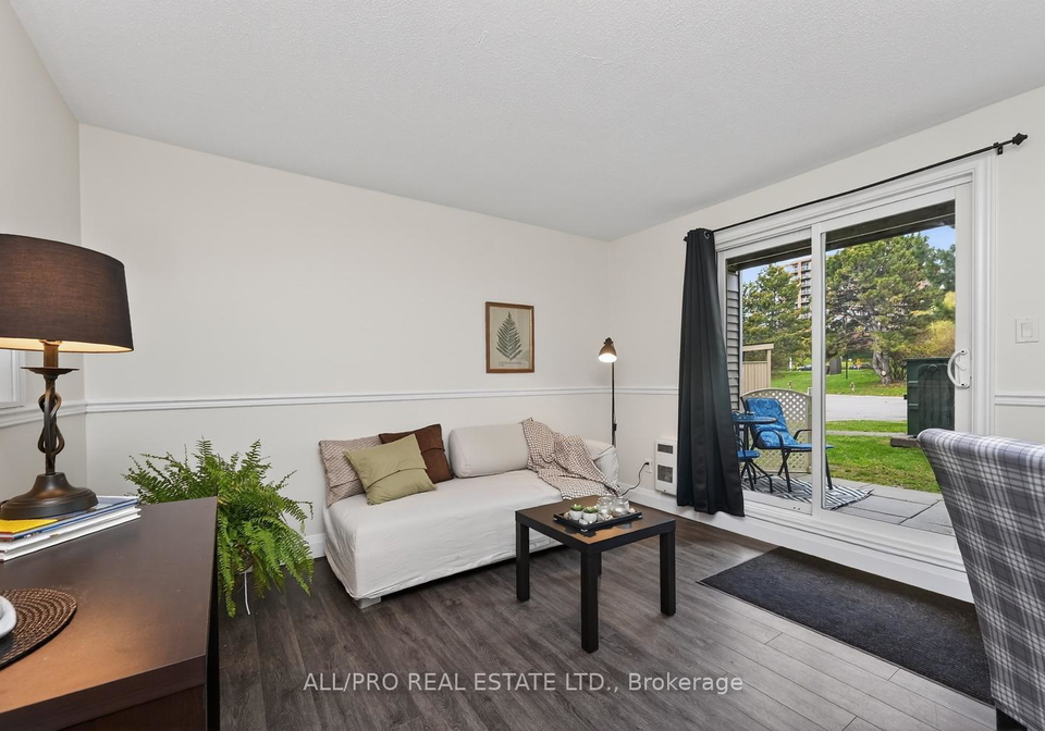212-viewmount-drive-ottawa-ontario-x13131270
