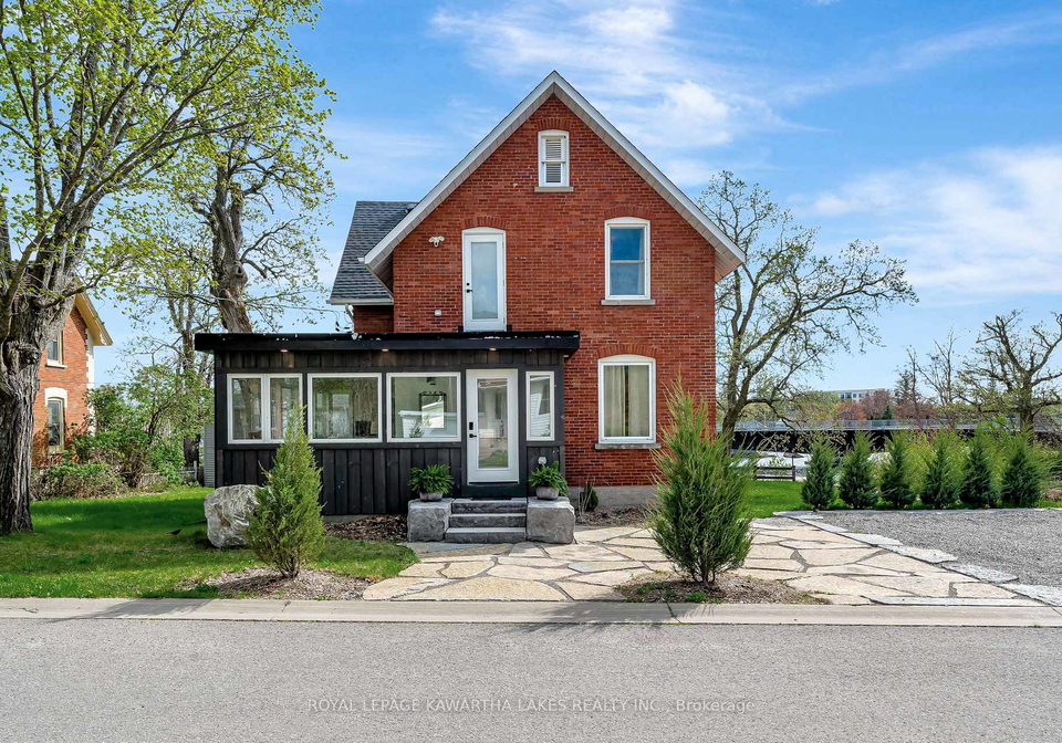 45-oak-street-kawartha-lakes-ontario-x13132332