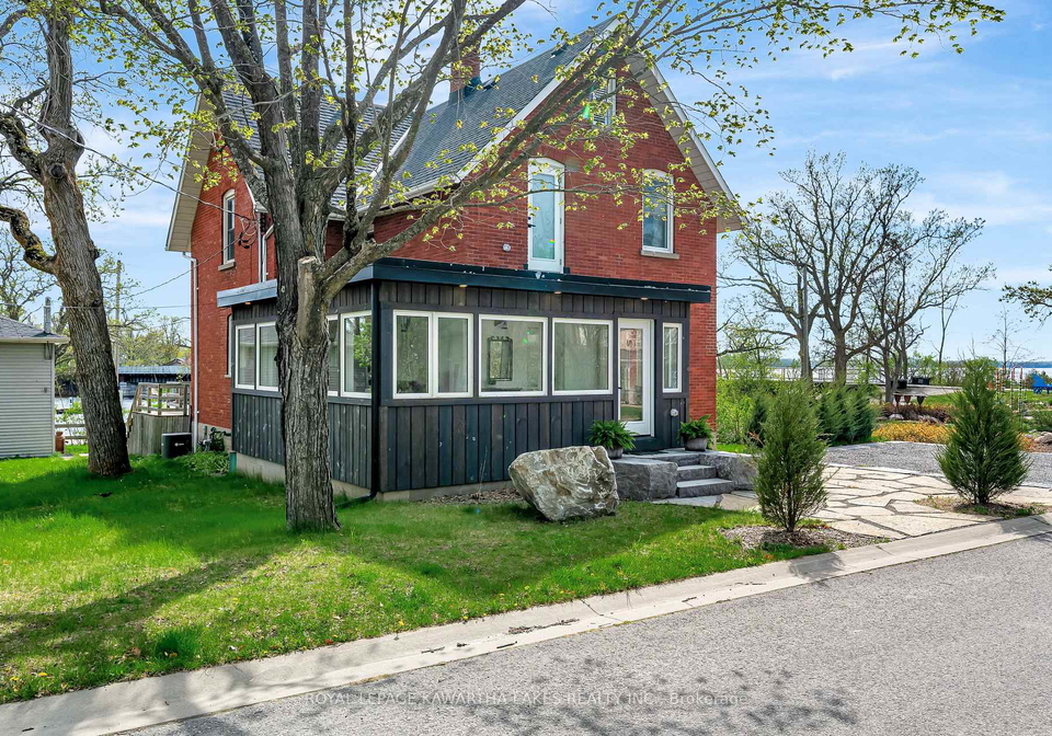 45-oak-street-kawartha-lakes-ontario-x13132332