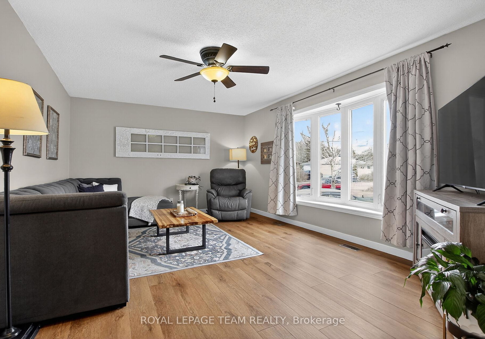 44-ballantrae-way-kanata-ontario-x13132334
