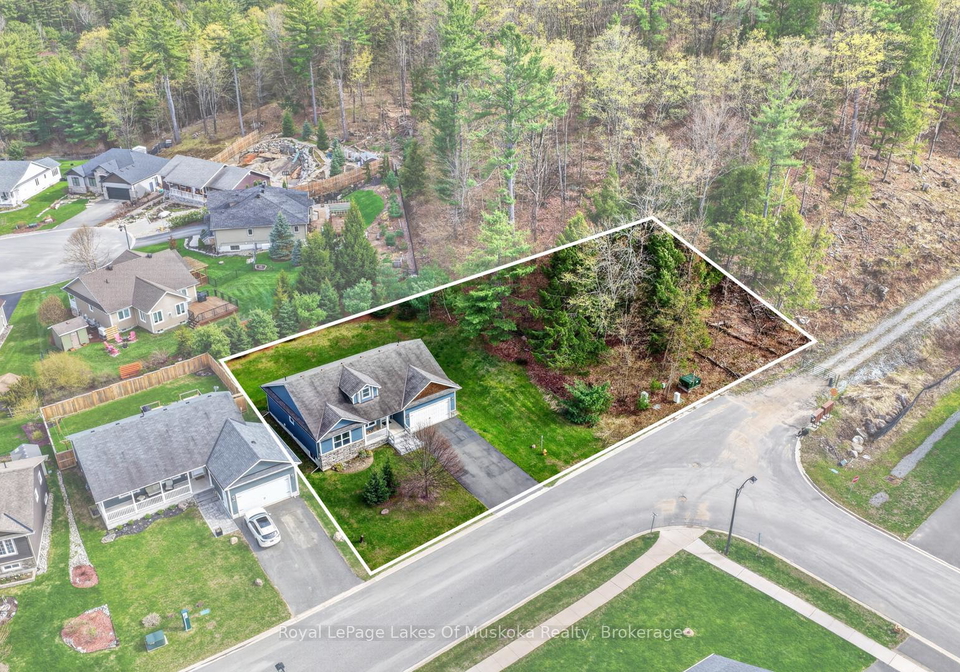30-32-gainsborough-road-bracebridge-ontario-x13132434