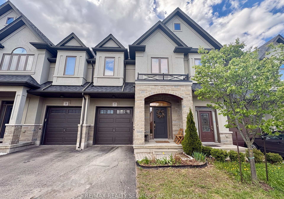 7-sonoma-valley-crescent-hamilton-ontario-x13132446