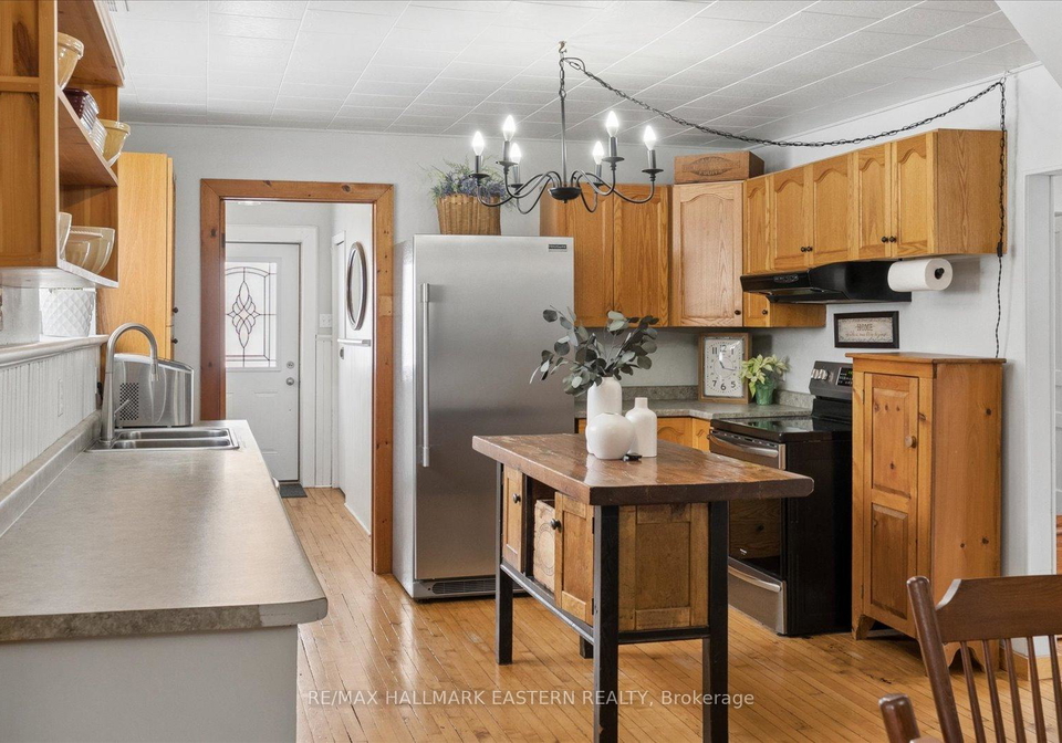 1320-heights-road-kawartha-lakes-ontario-x13132686