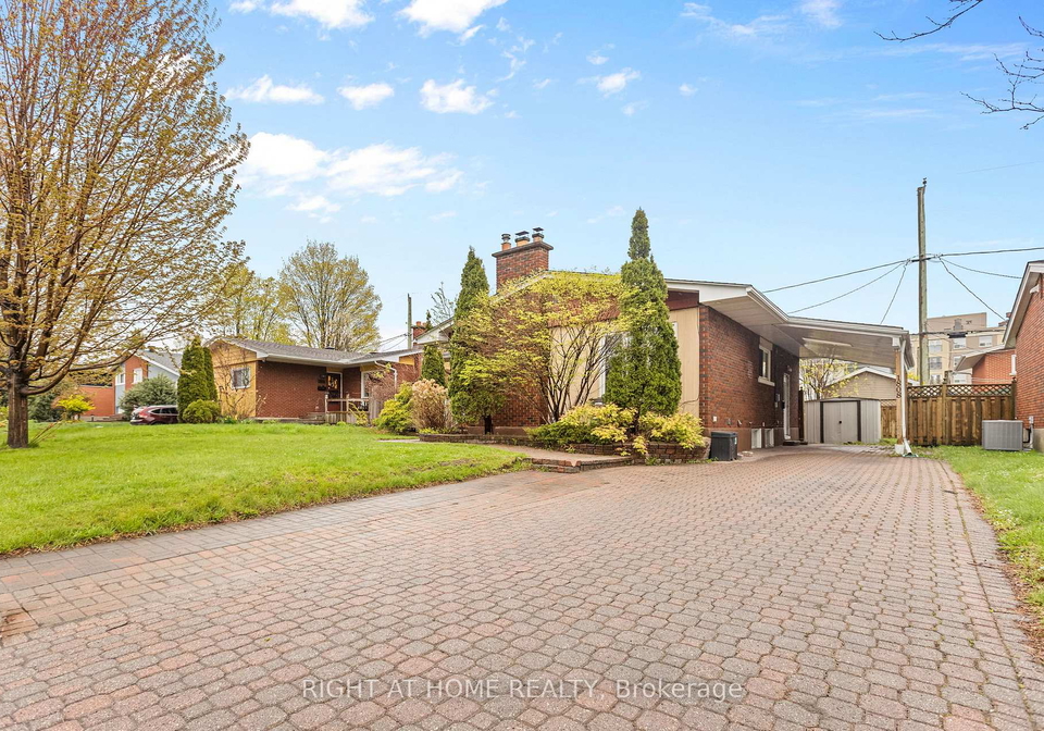 1808-gilbert-avenue-ottawa-ontario-x13133058