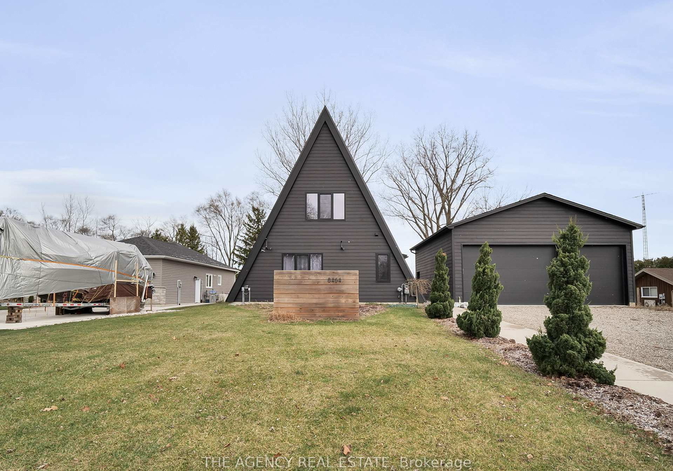 8464-adams-court-lambton-shores-ontario-x13133104