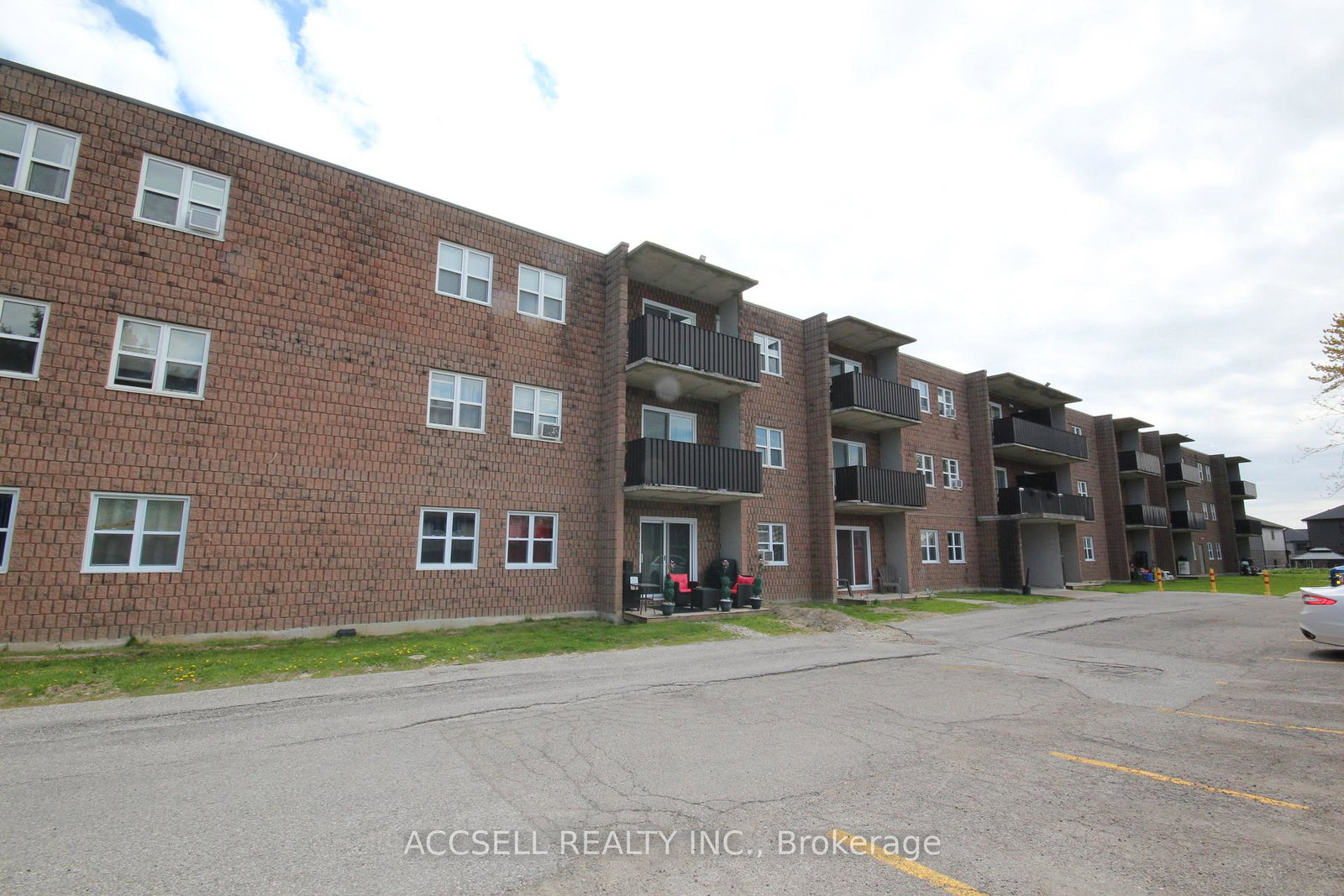 276-merritt-avenue-chatham-kent-ontario-x13133156