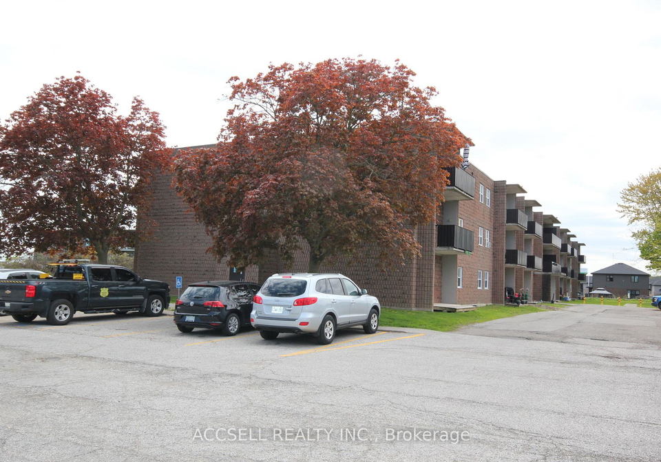276-merritt-avenue-chatham-kent-ontario-x13133156