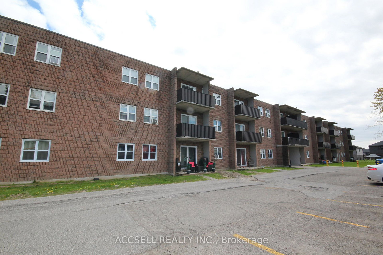 276-merritt-avenue-chatham-kent-ontario-x13133192