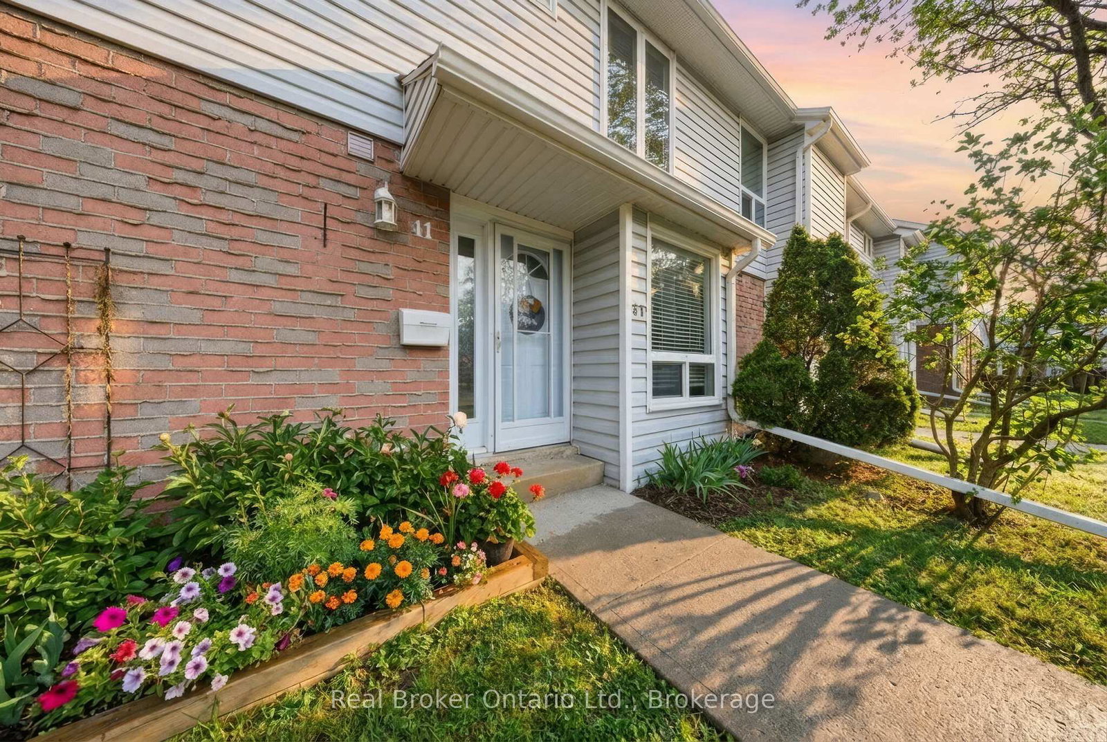 32-mowat-boulevard-kitchener-ontario-x13133348