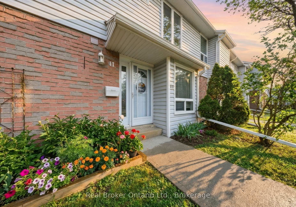 32-mowat-boulevard-kitchener-ontario-x13133348