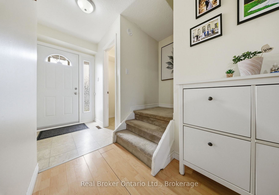 32-mowat-boulevard-kitchener-ontario-x13133348
