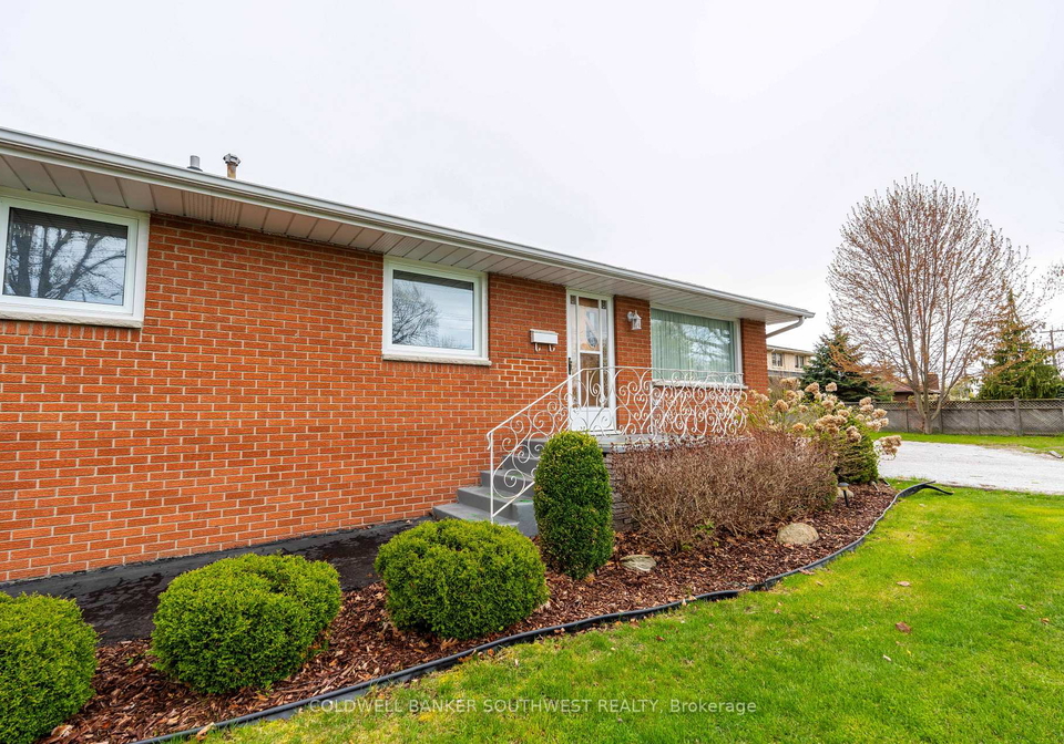 1003-michigan-avenue-sarnia-ontario-x13133354