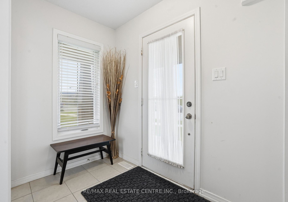 45-longboat-run-w-brantford-ontario-x13133380