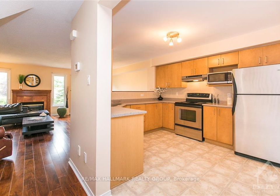 124-tall-oak-private-ottawa-ontario-x13133546