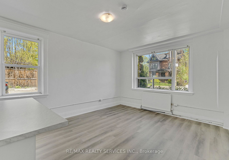 10sherman-avenue-s-hamilton-ontario-x13133550