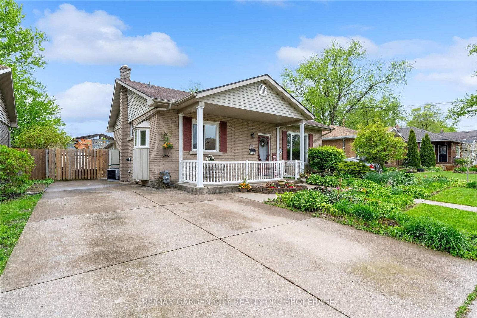44-alexandra-boulevard-st-catharines-ontario-x13133612