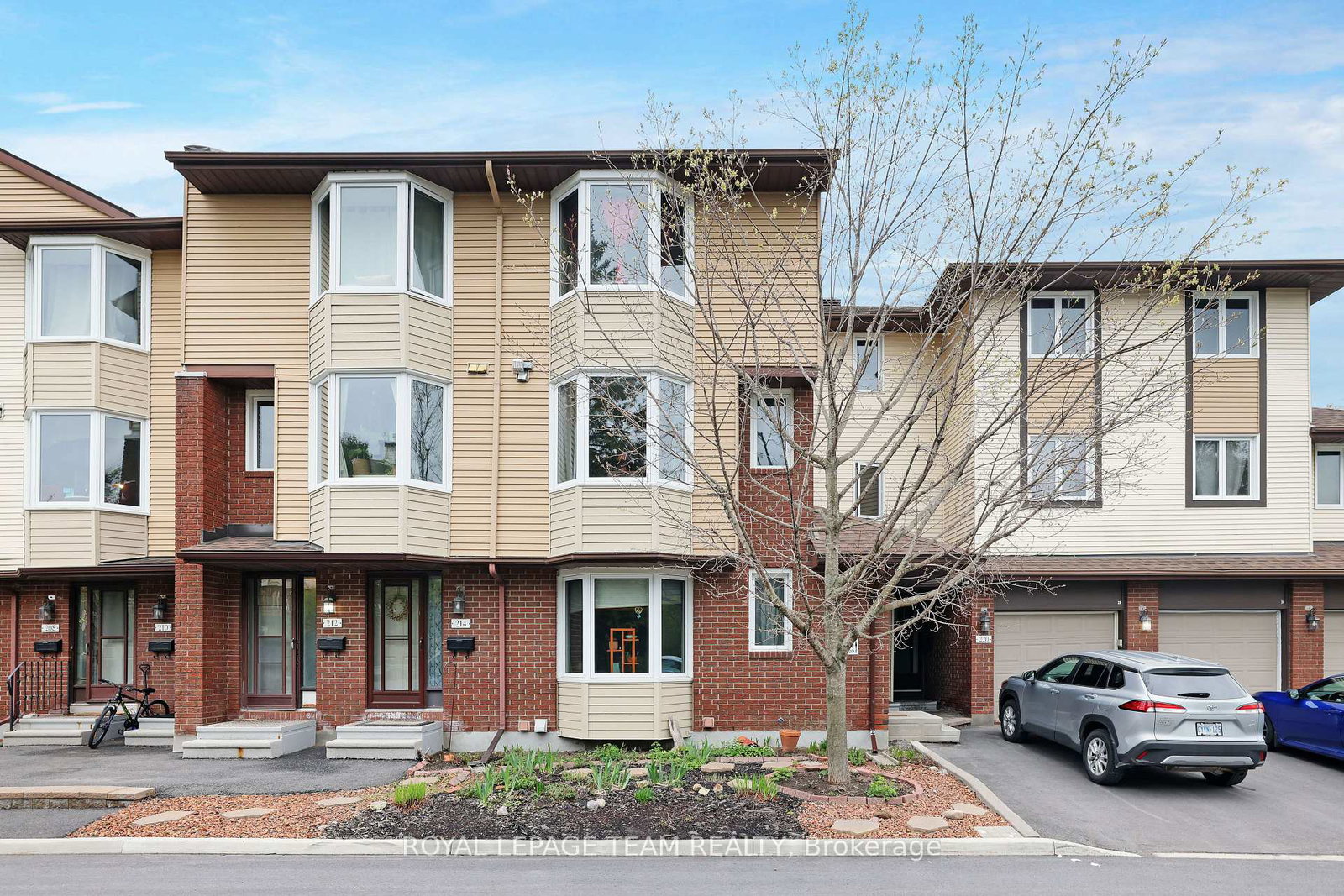 216-steenbakkers-private-ottawa-ontario-x13133726