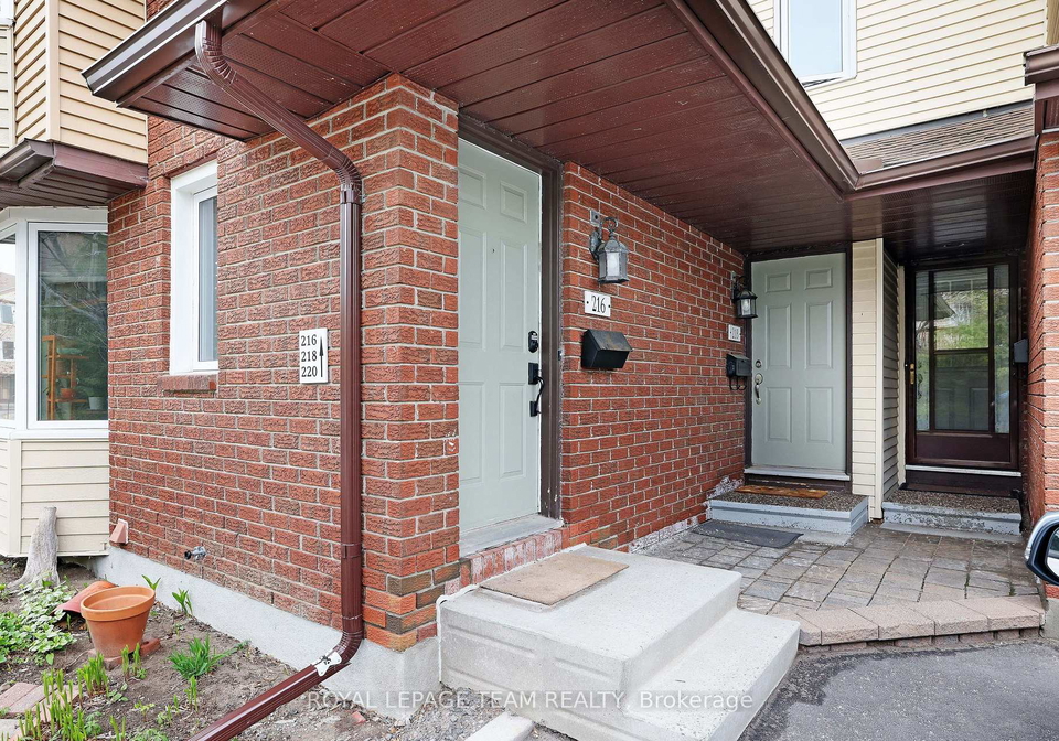 216-steenbakkers-private-ottawa-ontario-x13133726
