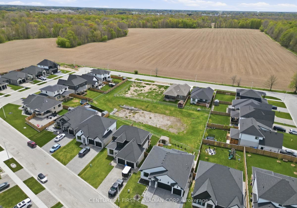 31-briscoe-crescent-strathroy-caradoc-ontario-x13133858