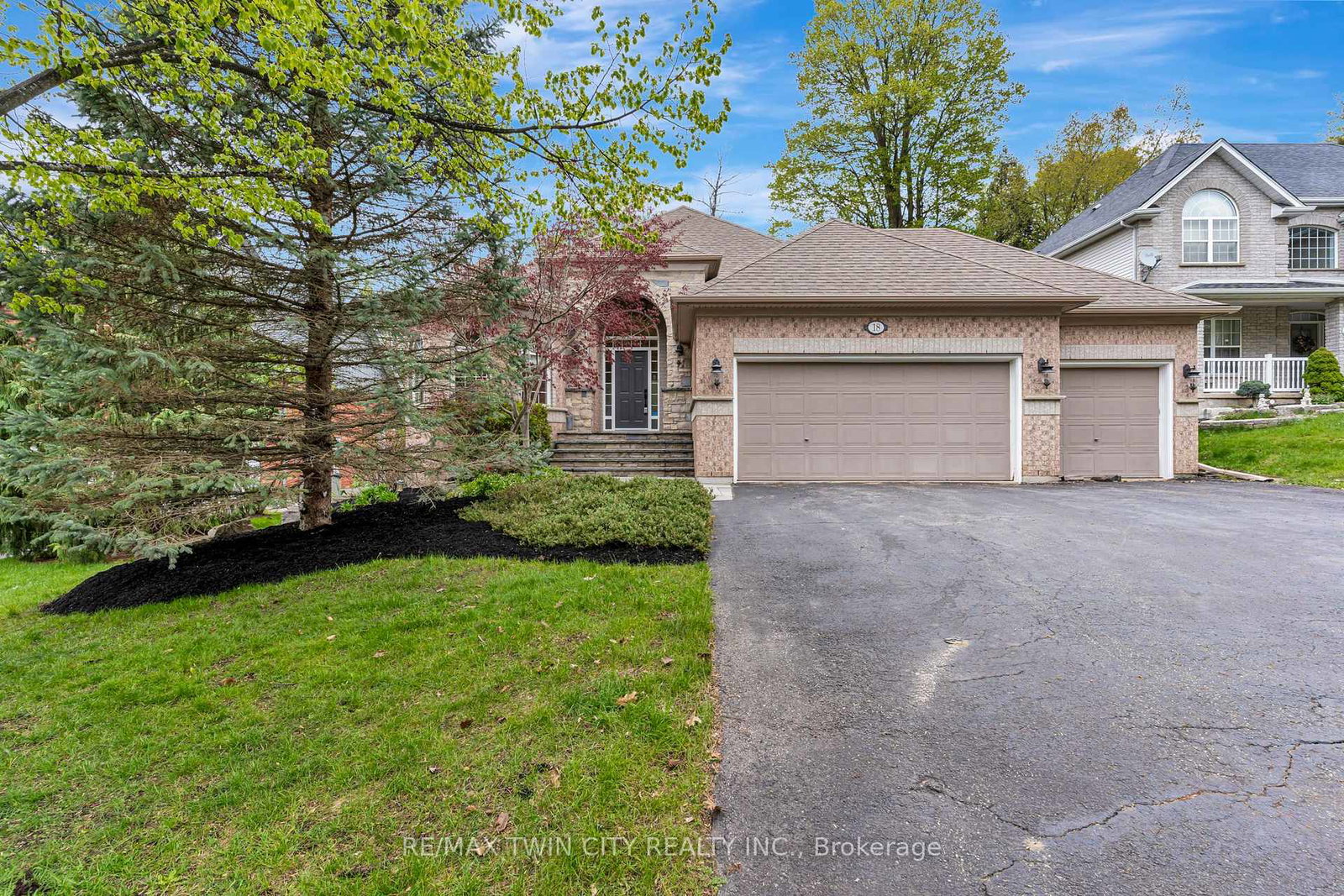 18-woodmans-court-kitchener-ontario-x13133964