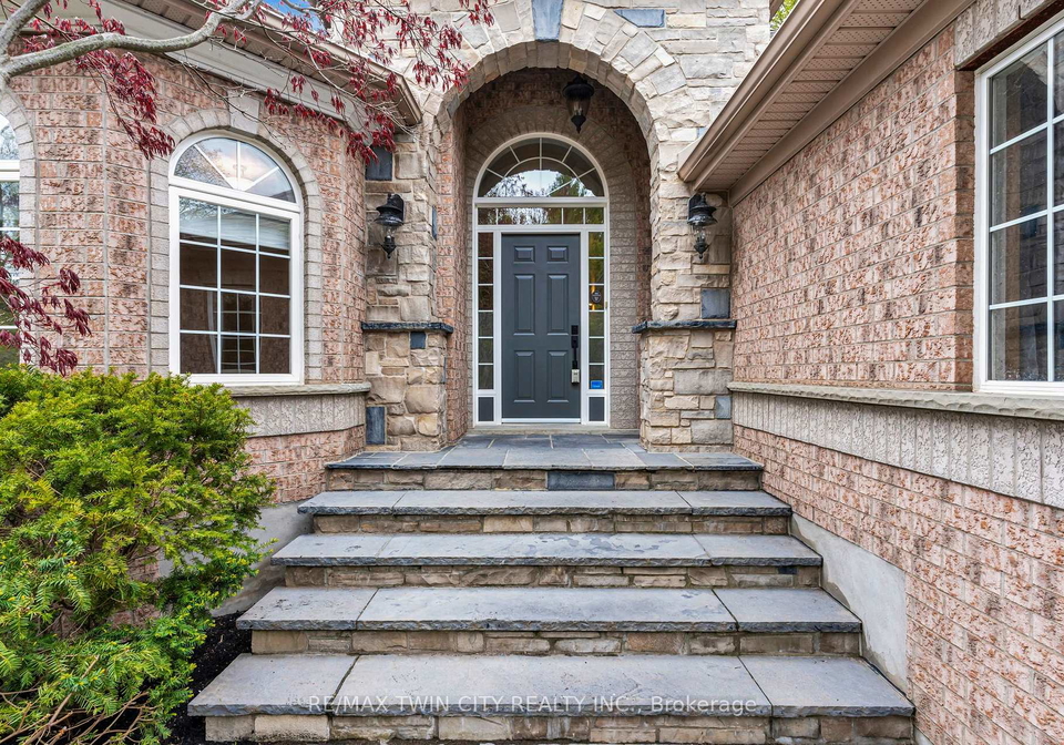 18-woodmans-court-kitchener-ontario-x13133964