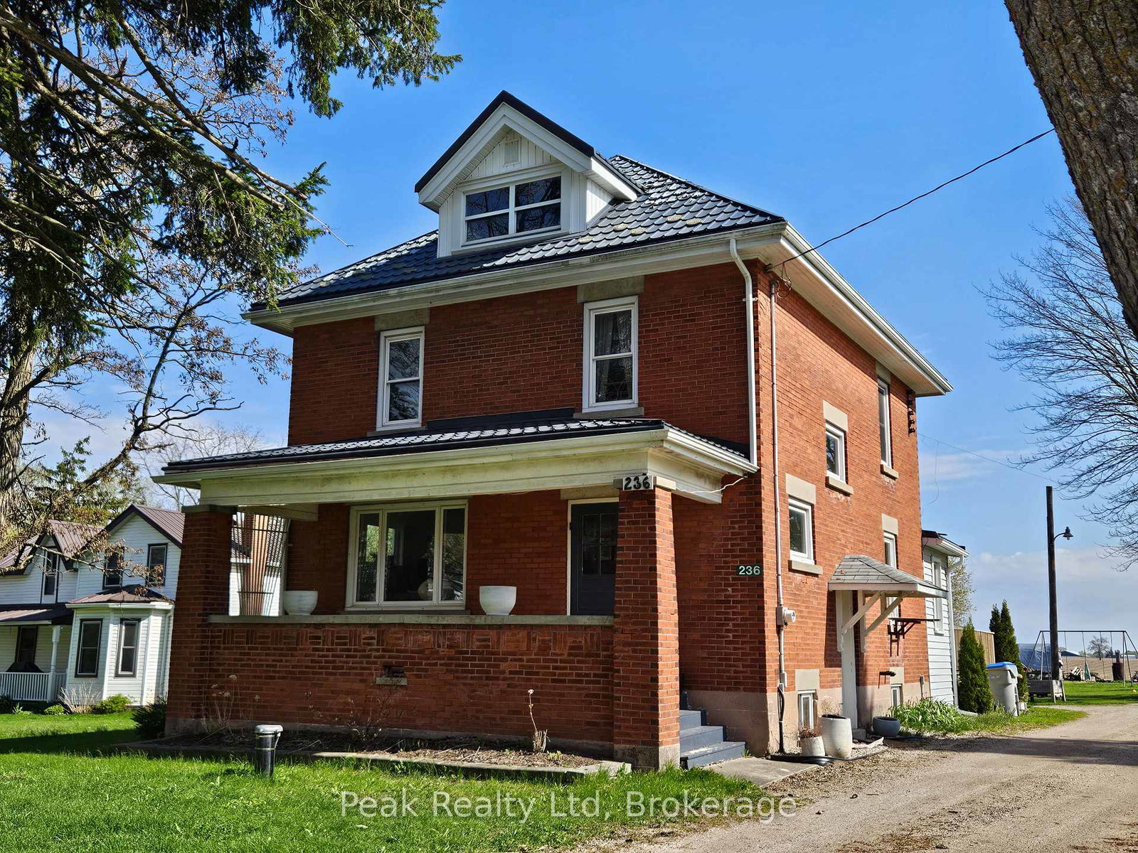 236-huron-road-perth-south-ontario-x13134096