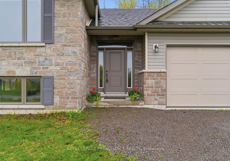 70-livingwood-crescent-madoc-ontario-x13134500