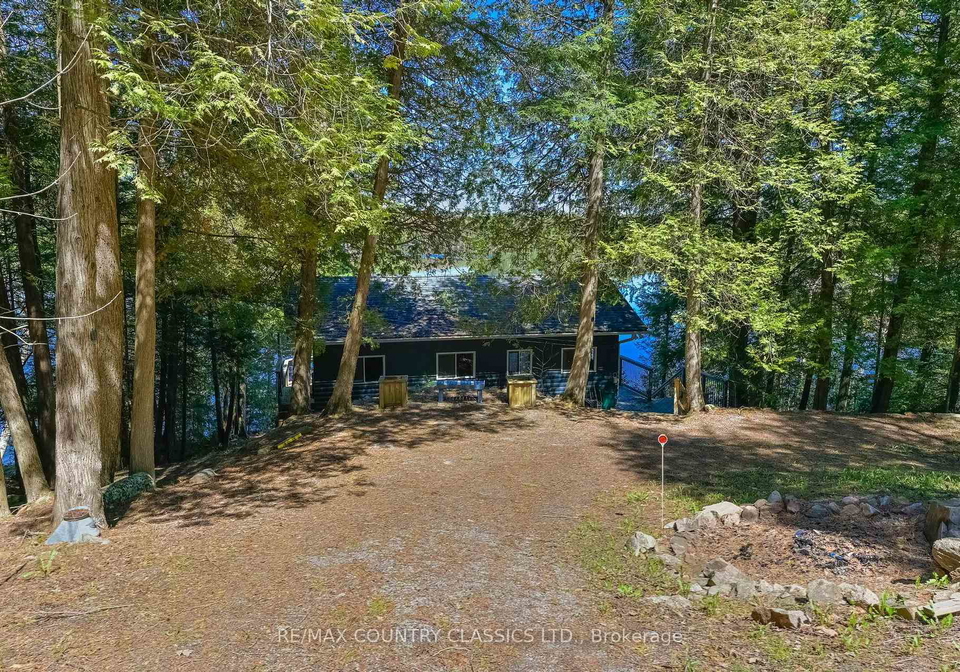 204-blue-heron-lane-north-kawartha-ontario-x13134540