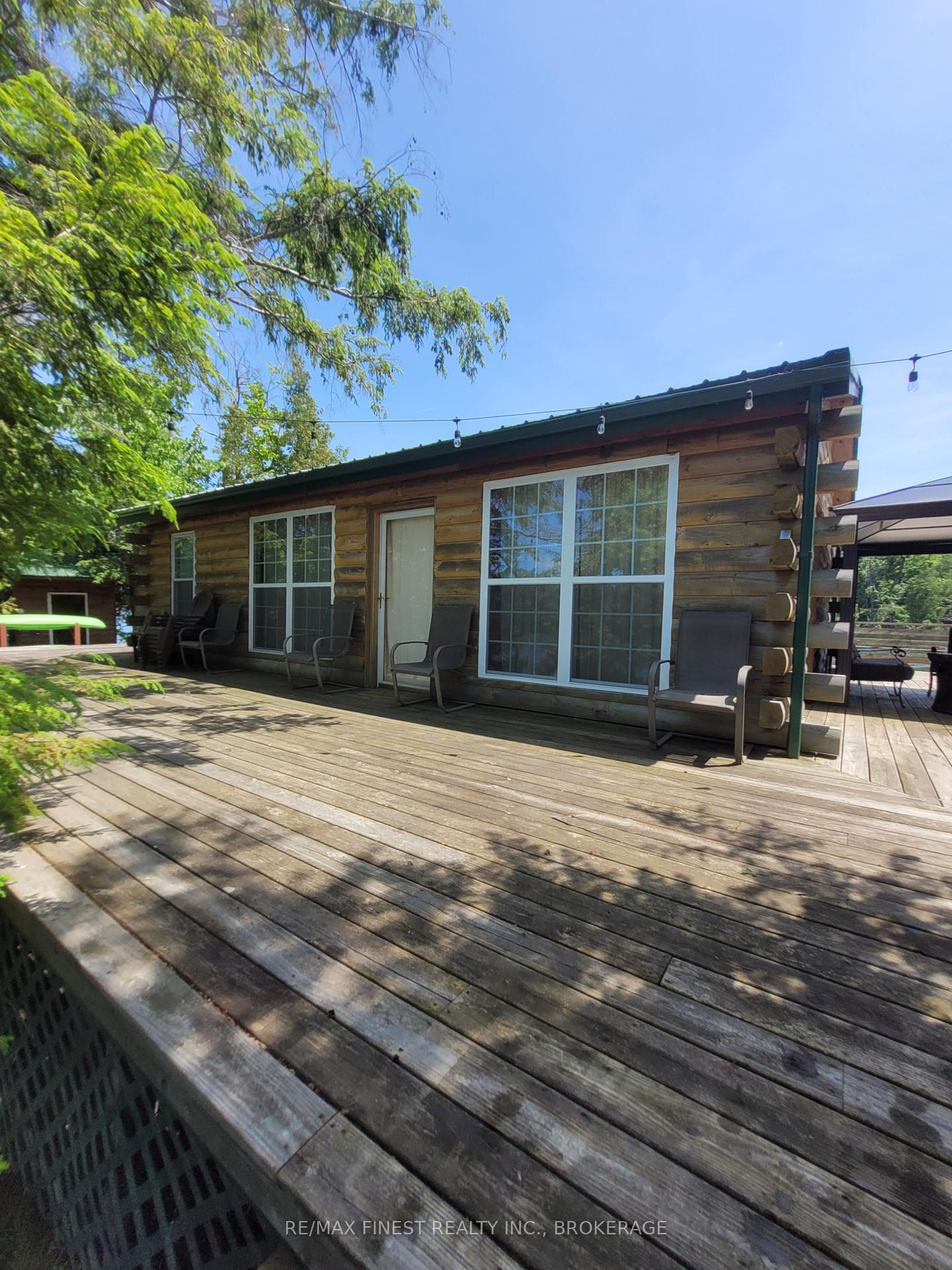 128-island-rideau-lakes-ontario-x13134752