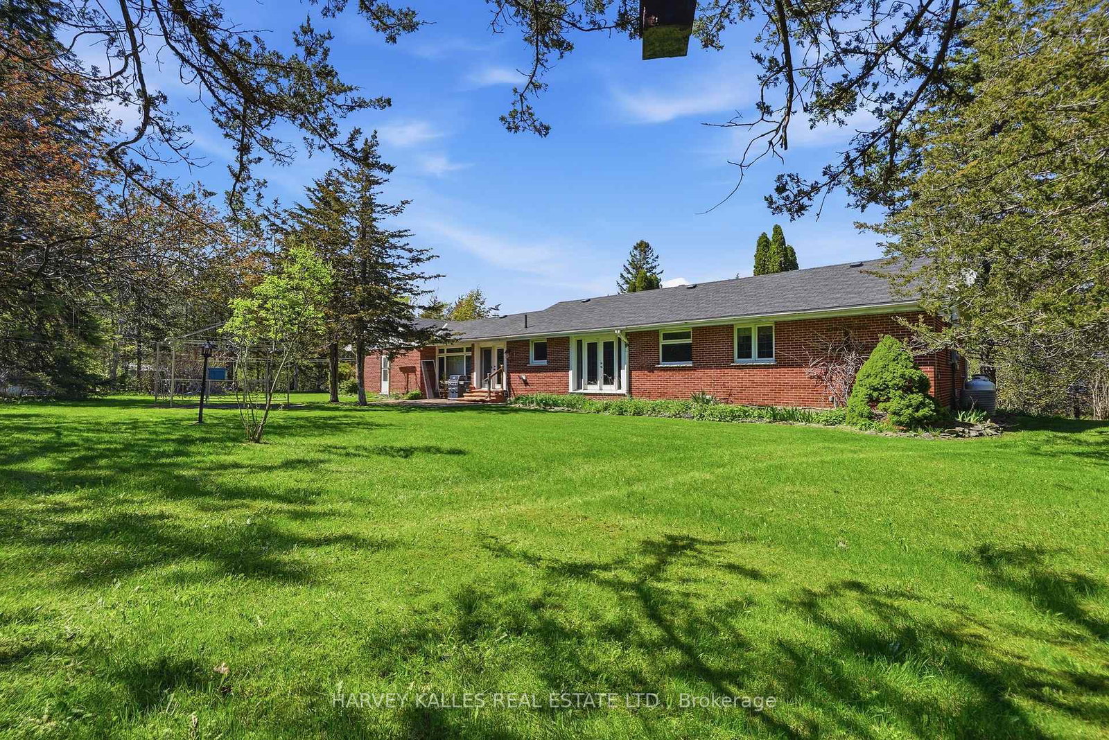 11653-loyalist-parkway-prince-edward-county-ontario-x13135154