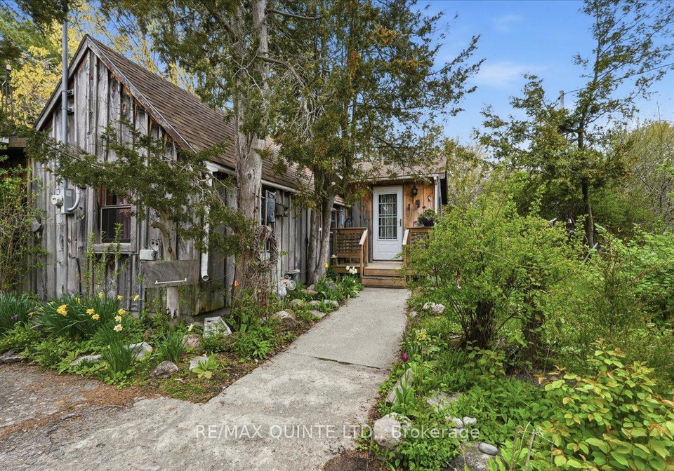 1242-county-road-12-prince-edward-county-ontario-x13135224