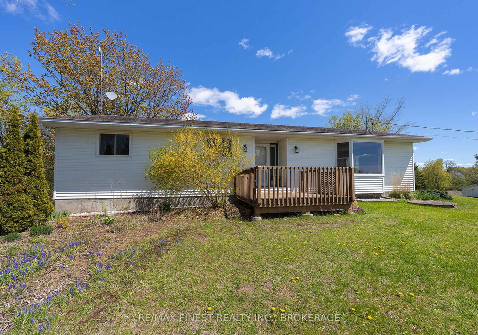 2189-county-road-32-front-of-leeds-seeleys-bay-ontario-x13135328