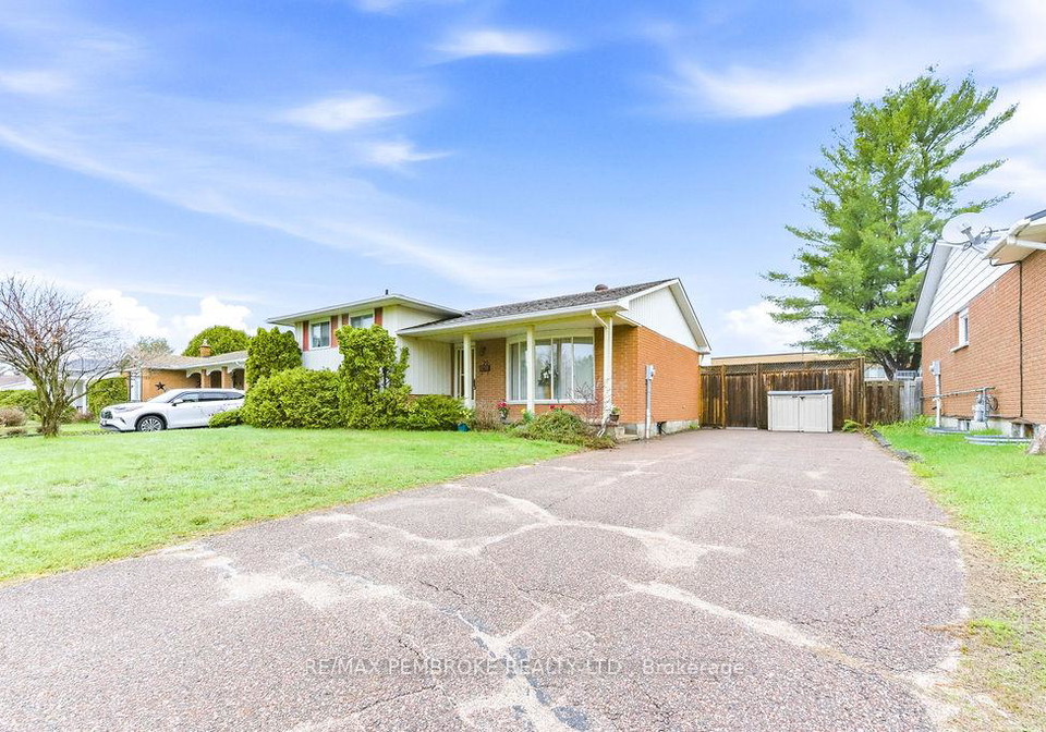 20-maple-avenue-petawawa-ontario-x13135384