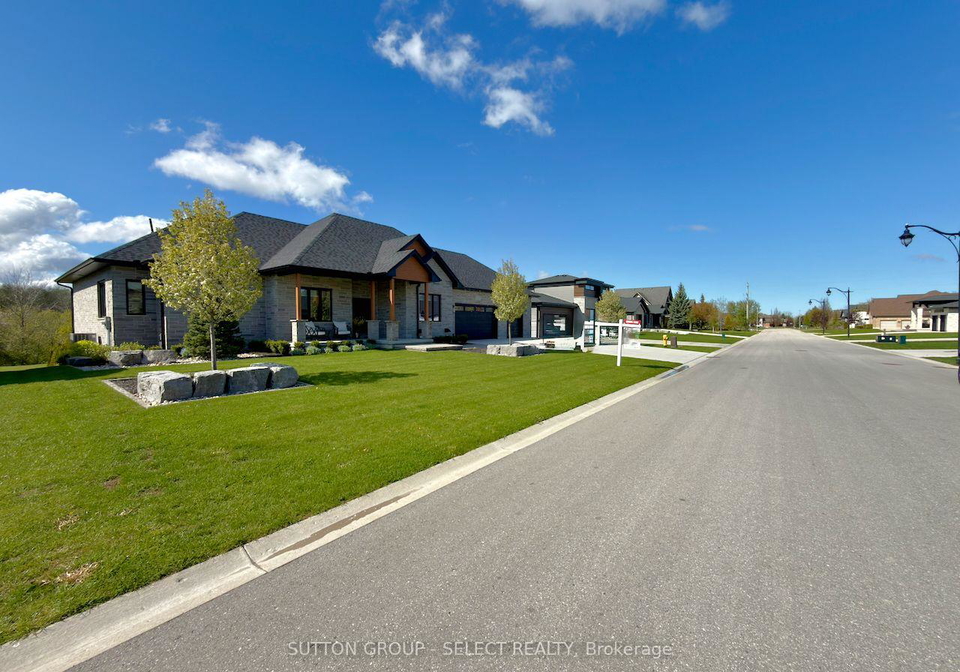 276-hazelton-lane-south-huron-ontario-x13135446
