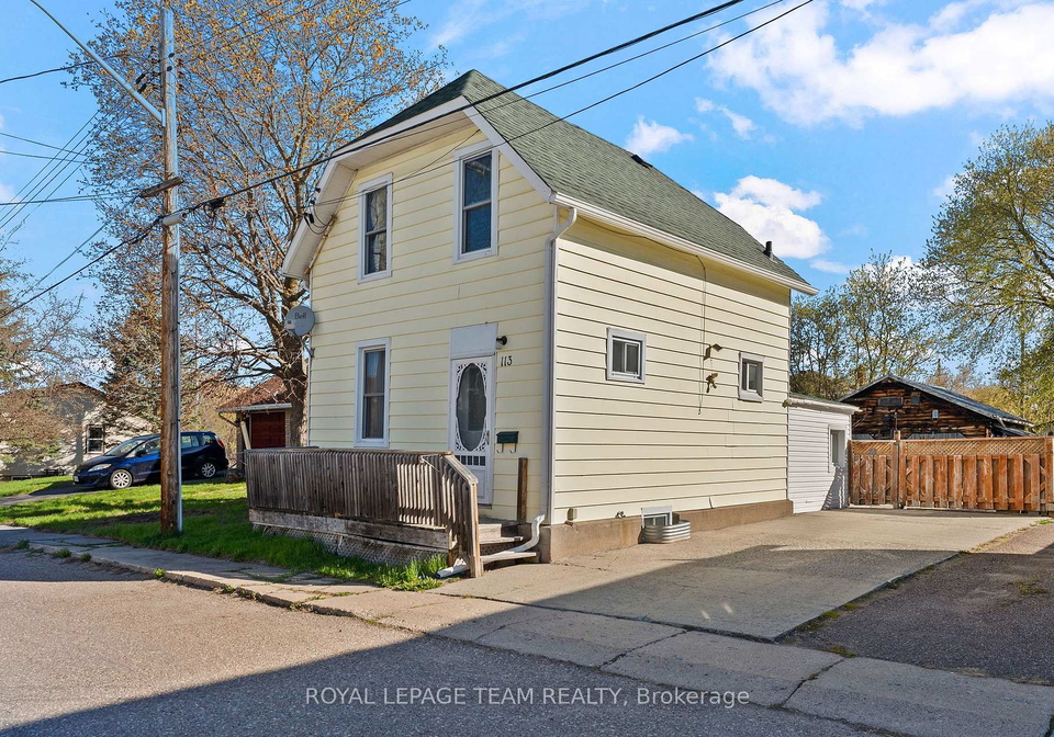 113-queen-street-n-renfrew-ontario-x13135448